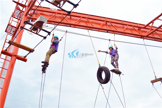 北京黨建拓展活動，加強團(tuán)隊黨性思想教育！